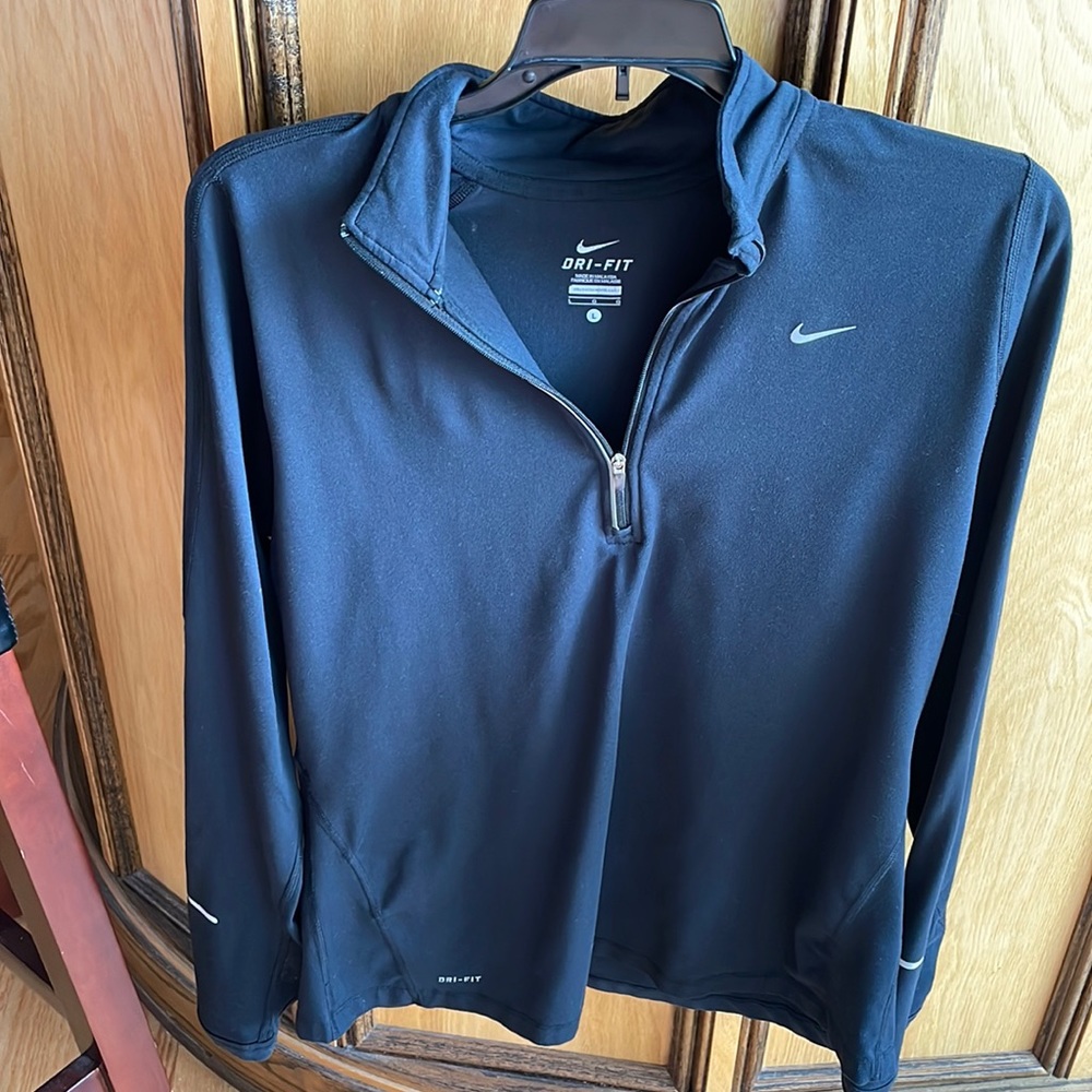 Nike - black long sleeve quarter zip size L